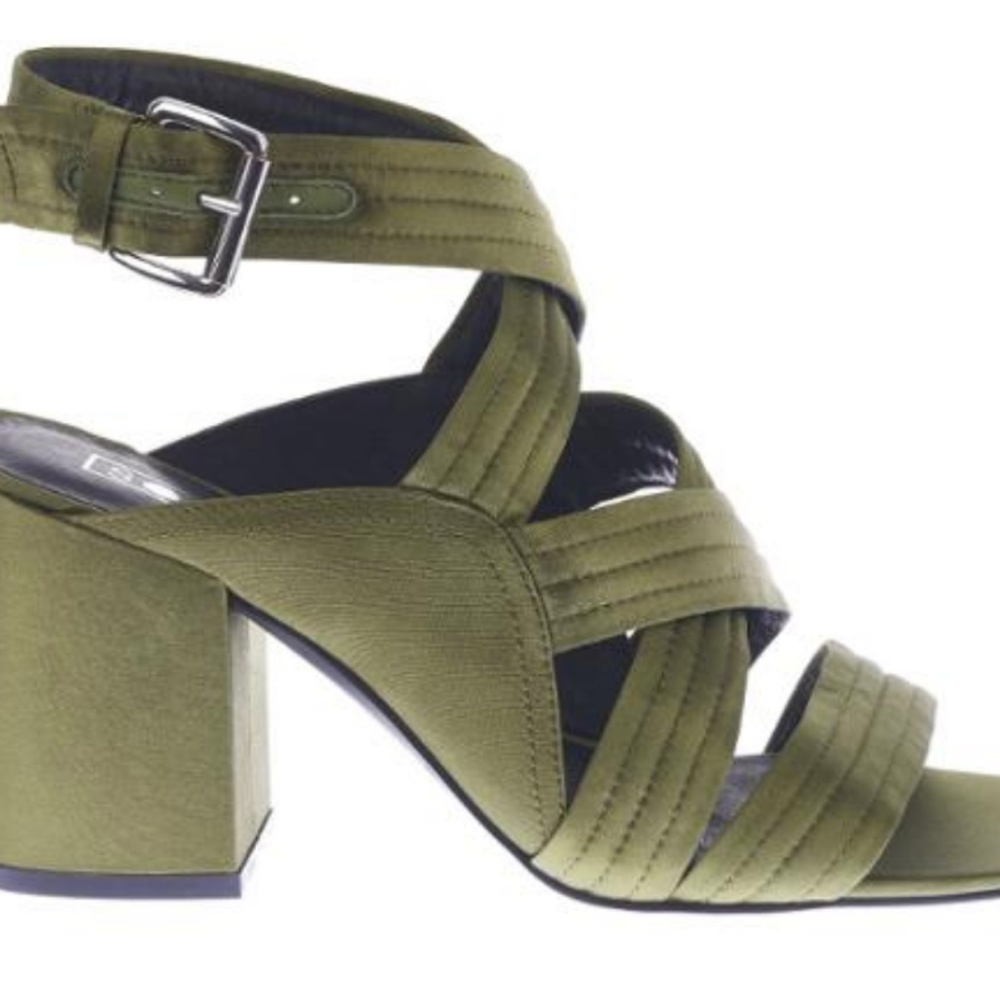 NWT SOl Sana gabby heel in green satin